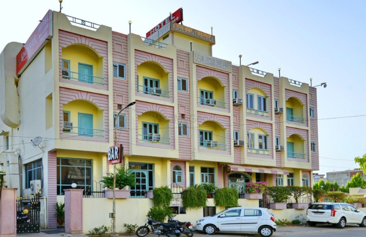 Hotel Raj Laxmi Palace