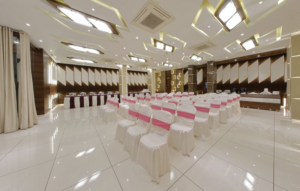 Photo By Crescent Restaurant and Banquet - Venues