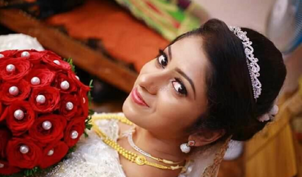 Sona Sonu Proffessional Wedding Bridal Makeup Artist