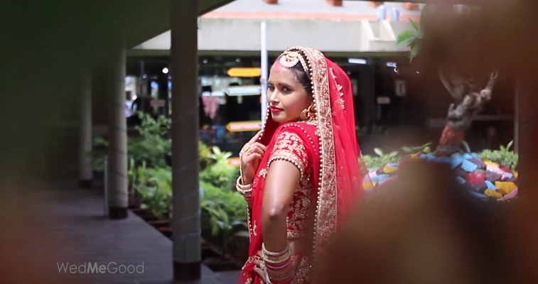 Photo By Lens Lover Photography - Photographers