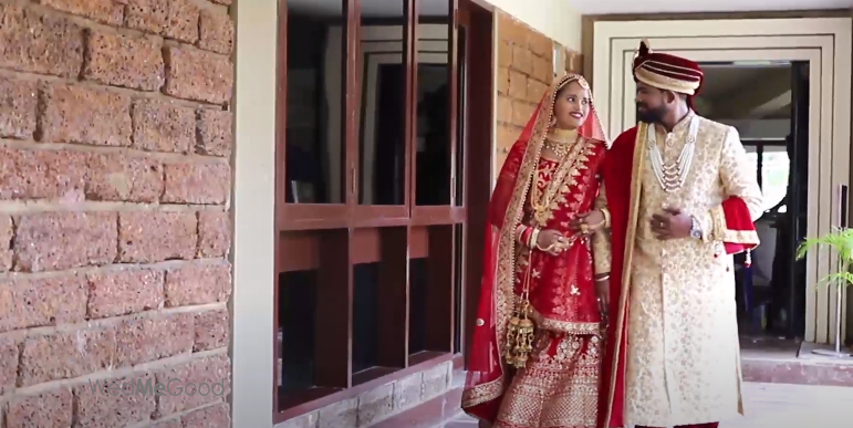 Photo By Lens Lover Photography - Photographers