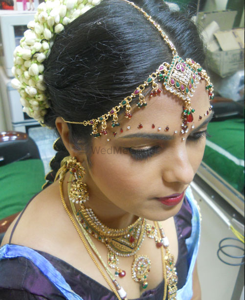 Photo By Deeptiz Family Saloon - Bridal Makeup