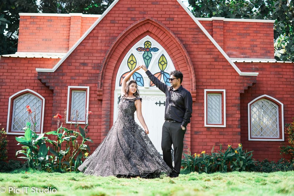 Photo By Pic IT Studio - Pre Wedding Photographers