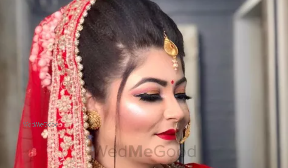 Photo By Looks Unisex Salon - Bridal Makeup