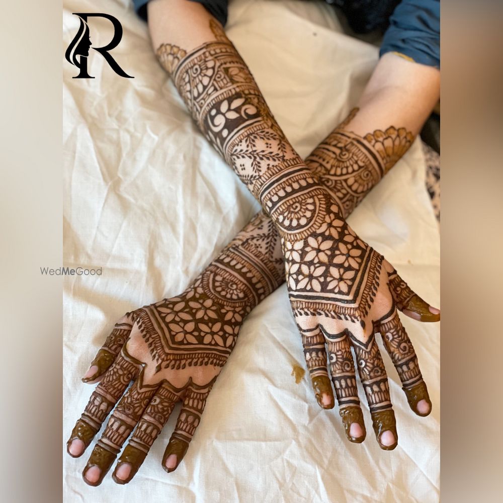 Photo By Glowing Hands Dubai - Mehendi Artist