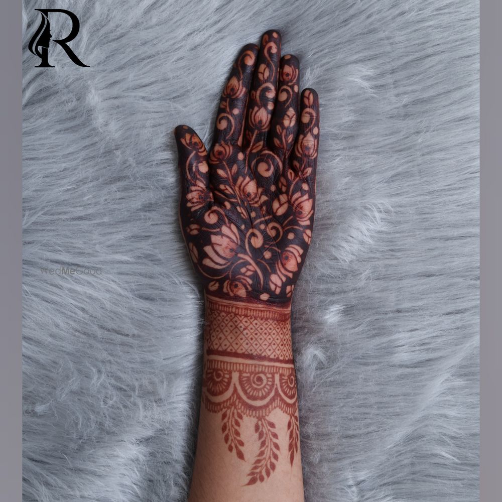 Photo By Glowing Hands Dubai - Mehendi Artist