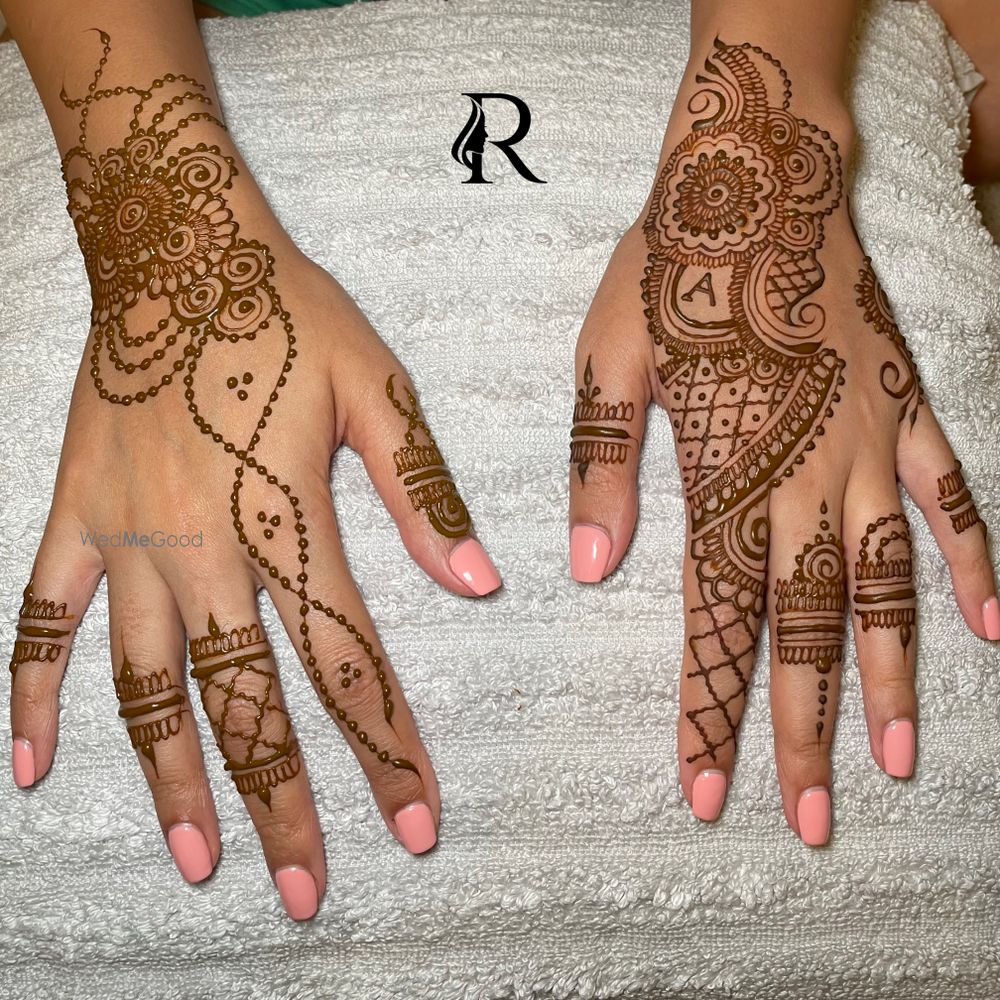 Photo By Glowing Hands Dubai - Mehendi Artist