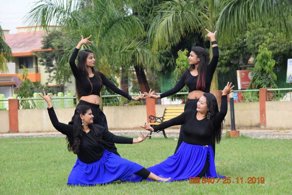 Photo By Choreographer Esha - Sangeet Choreographer