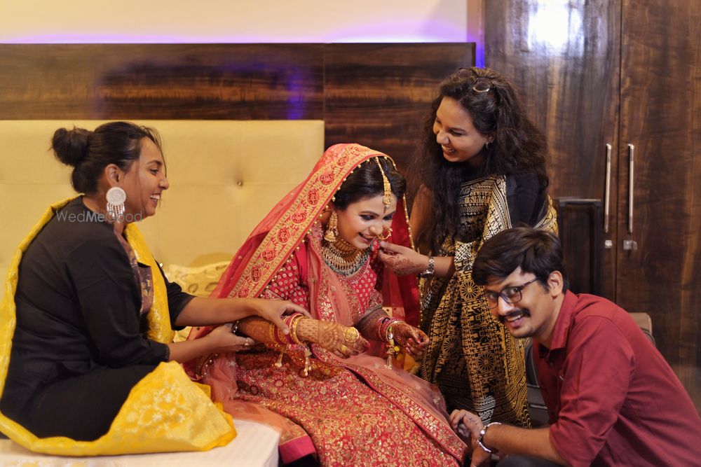 Photo By ArRT Photos - Photographers