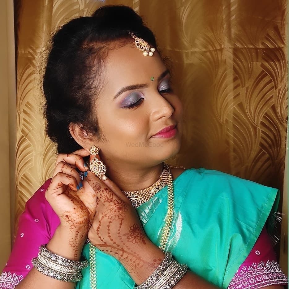 Photo By Makeovers by Veena - Bridal Makeup
