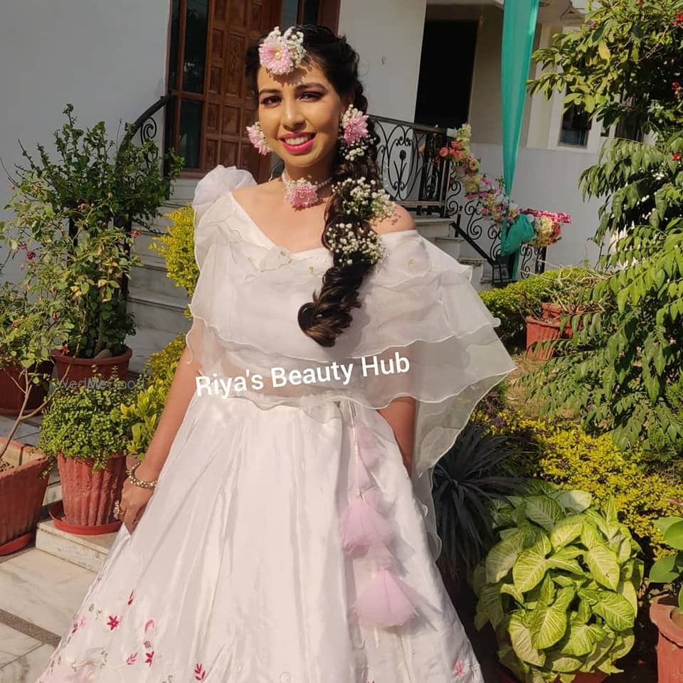 Photo By Riya's Beauty Hub - Bridal Makeup