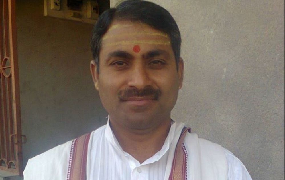 Acharya Anuj Pathak