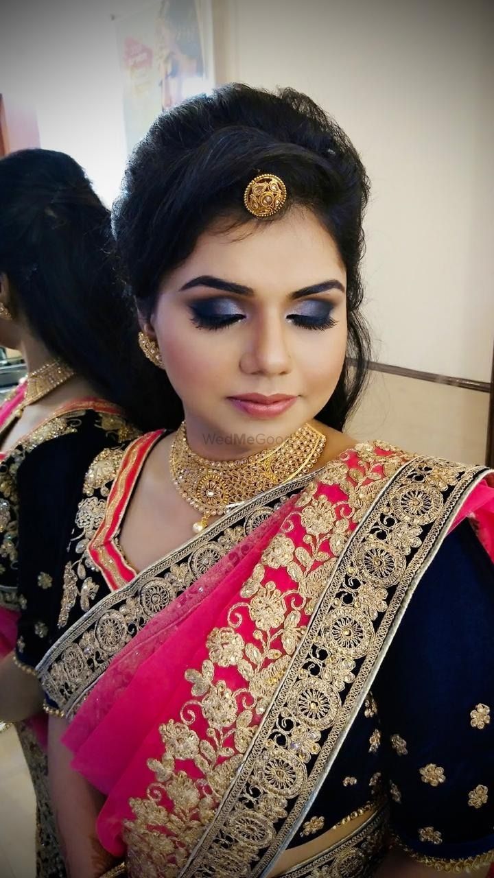 Photo By VLCC Salon, Bhelupur - Bridal Makeup