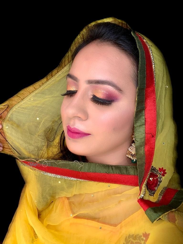 Photo By Makeovers by Navneet - Bridal Makeup