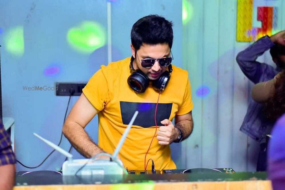 Photo By Ashwin Bhatia - DJ & Karaoke Jockey - DJs