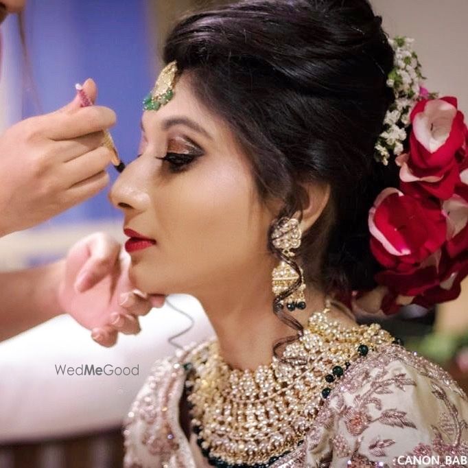 Photo By Richa Alchiya Makeup Artist and Hairstylist - Bridal Makeup