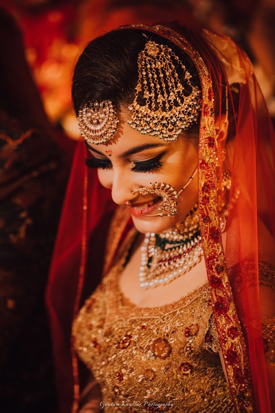 Photo of Pretty gold jhoomer for wedding