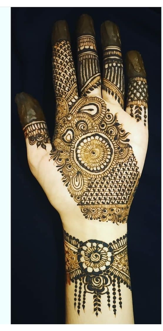 Photo By Henna by Hafsa - Mehendi Artist