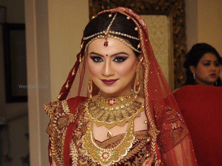 Photo By Meenakshi Dutt Makeovers - Bridal Makeup