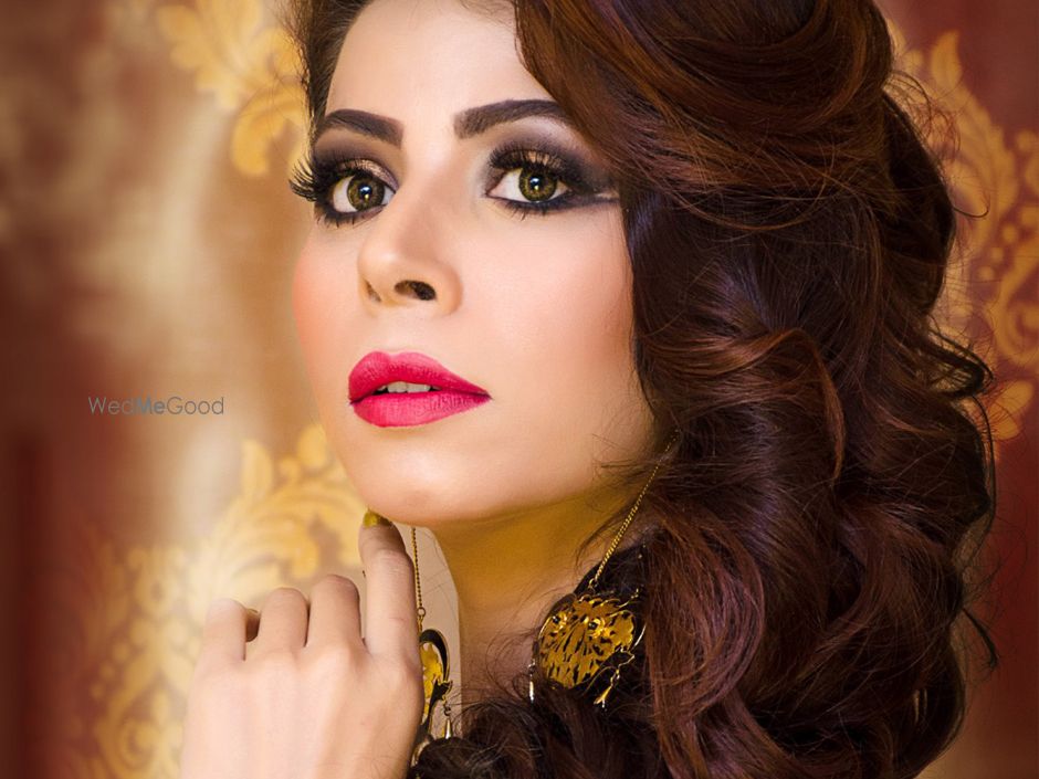 Photo By Meenakshi Dutt Makeovers - Bridal Makeup