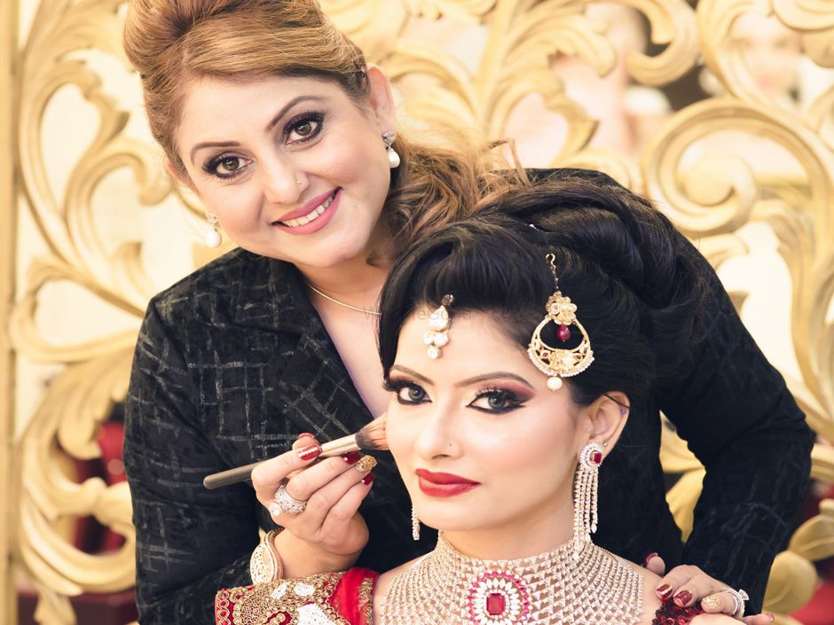 Photo By Meenakshi Dutt Makeovers - Bridal Makeup