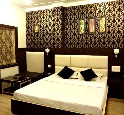 Photo By Palm Village Resort - Venues