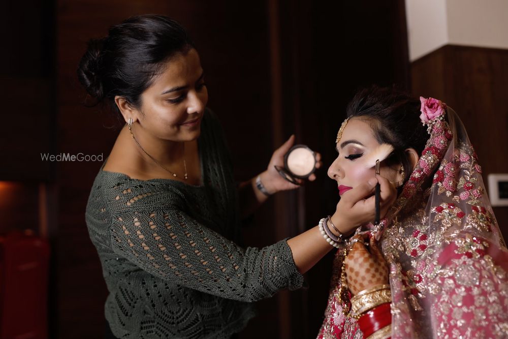 Photo By Sunflower Makeovers by Yogita - Bridal Makeup