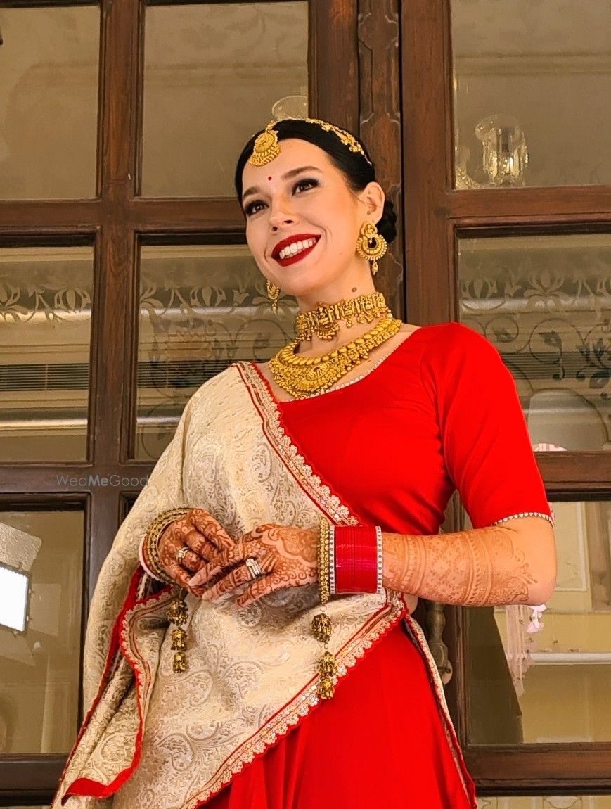 Photo By Himani Machra - Bridal Makeup