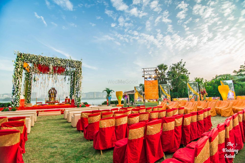 Photo of red and orange wedding theme