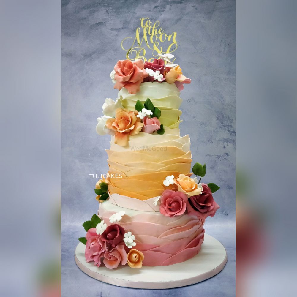 Photo of Stunning colourful wedding cake