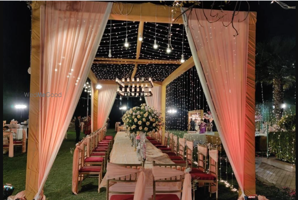 A Million Dollar Affair - Decor