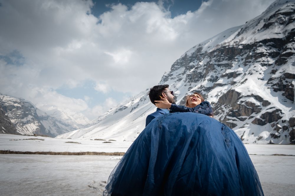 Photo By World Through Lens - Pre Wedding Photographers