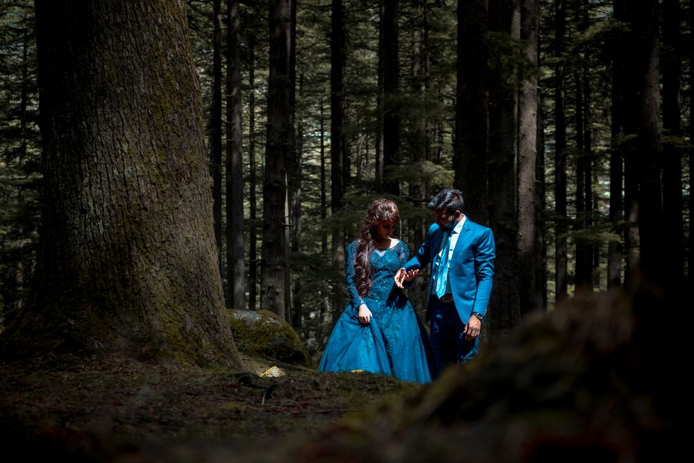 Photo By World Through Lens - Pre Wedding Photographers