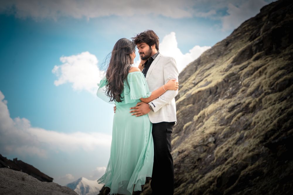 Photo By World Through Lens - Pre Wedding Photographers