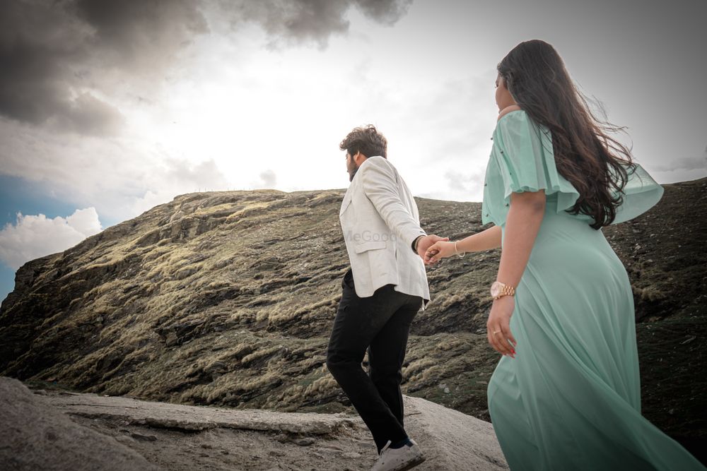 Photo By World Through Lens - Pre Wedding Photographers