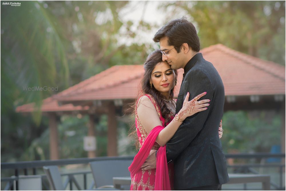 Photo By Living Pixels by Ankit Preksha Photography - Photographers