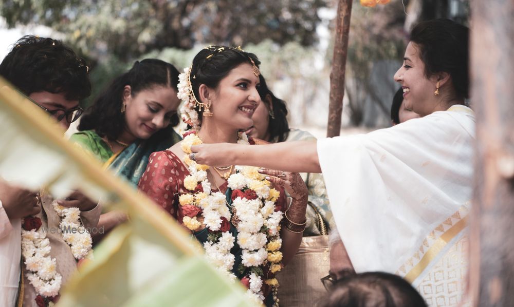 Photo By Living Pixels by Ankit Preksha Photography - Photographers