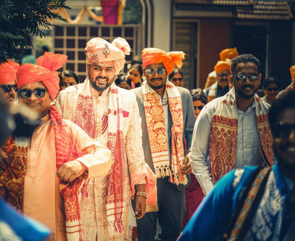 Photo By Living Pixels by Ankit Preksha Photography - Photographers