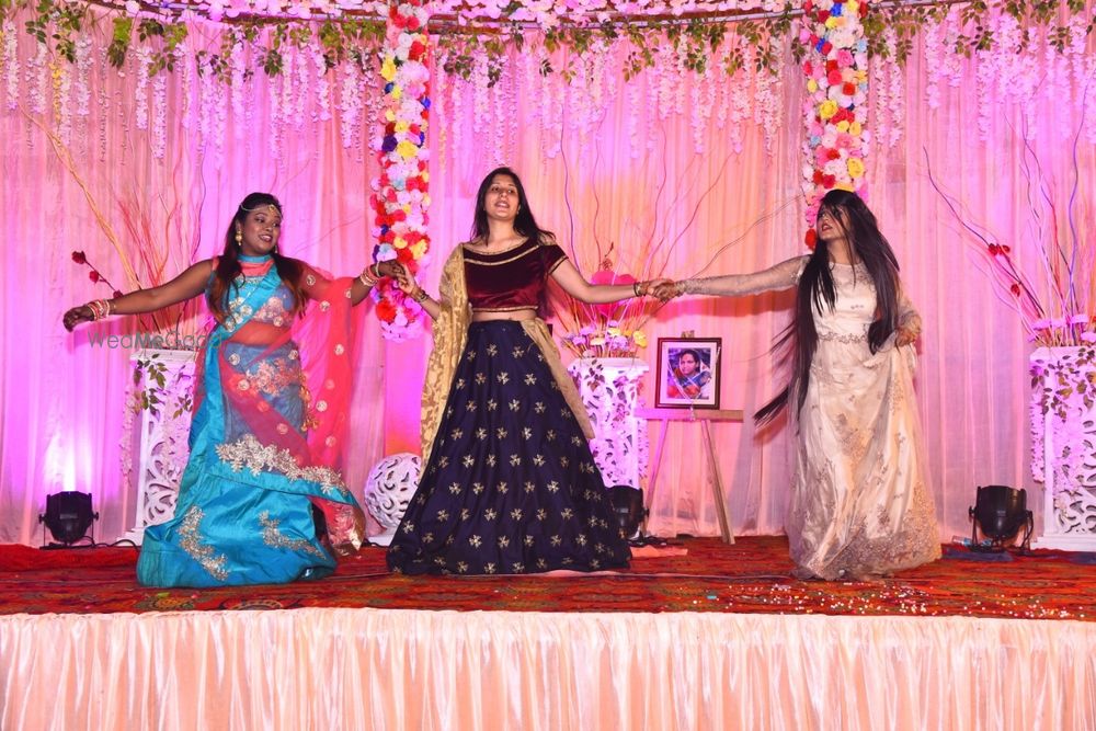 Photo By The Dance Destination - Sangeet Choreographer