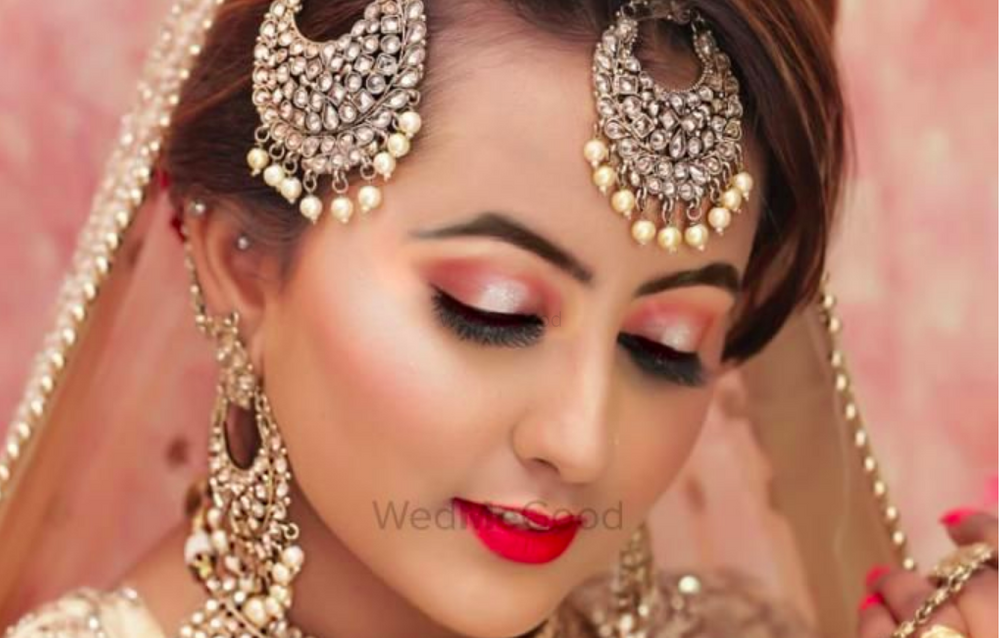 Sidhant Makeovers Bridal Makeup Studio & Academy