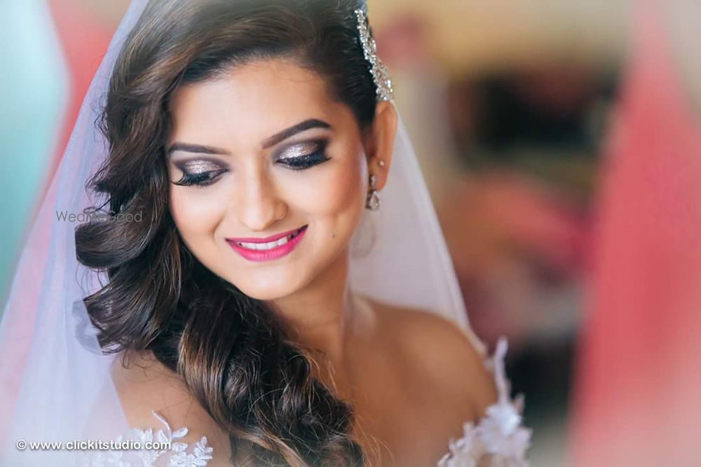 Photo By ShriRaj Mukadam Makeup & HairArtist - Bridal Makeup