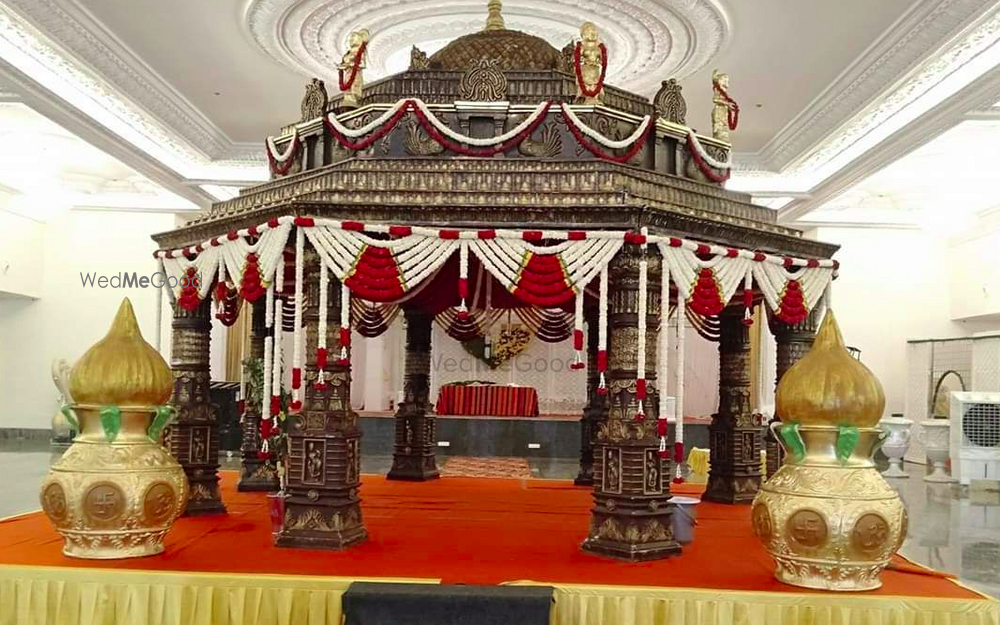 Photo By AJS Florals - Decorators