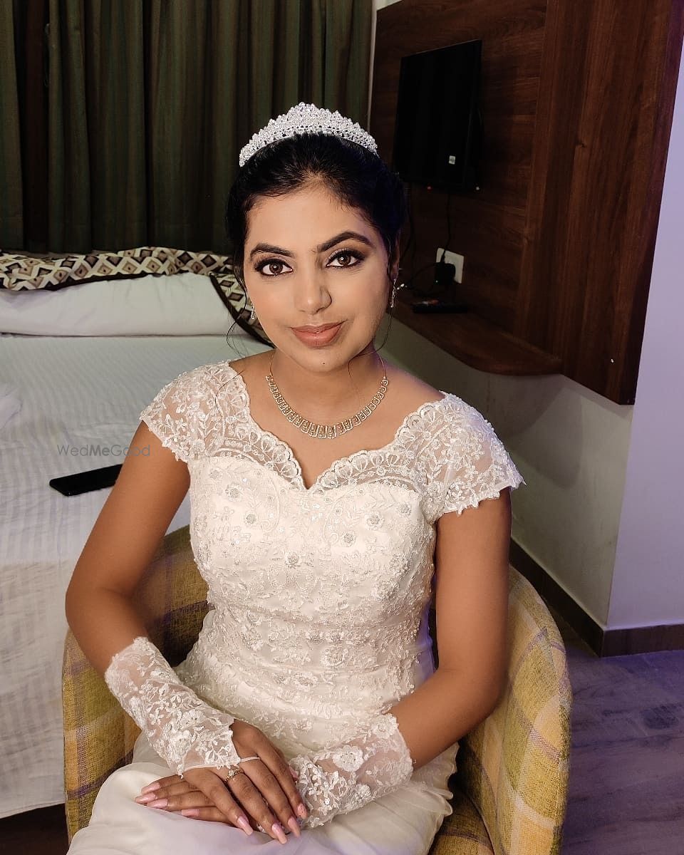 Photo By Shivali Desai - Bridal Makeup