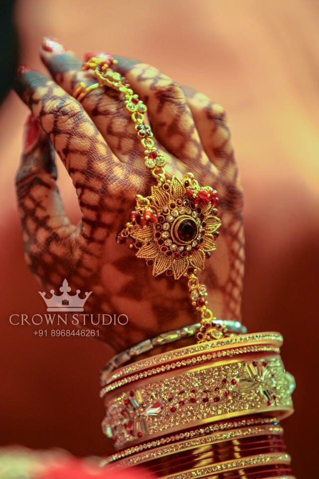 Photo By Crown Studio - Photographers