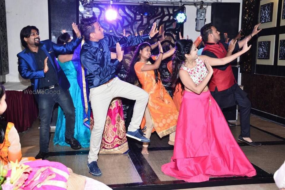 Photo By Wedding Surpriserz choreography - Sangeet Choreographer