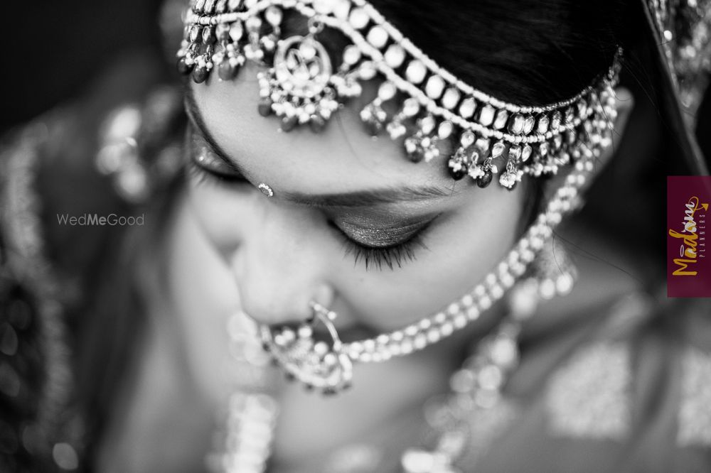 Photo of Black and white bridal portrait