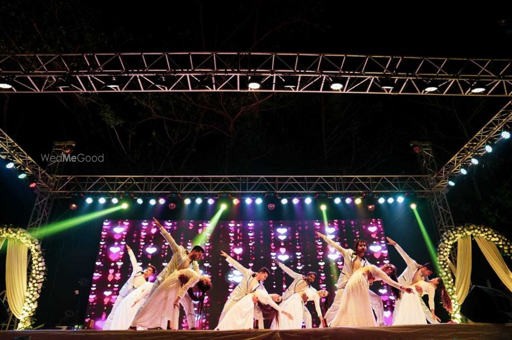 Photo By Salman Performing Arts - Sangeet Choreographer