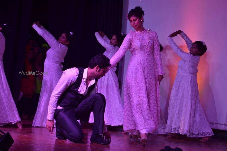 Photo By Dance With Me Academy - Sangeet Choreographer