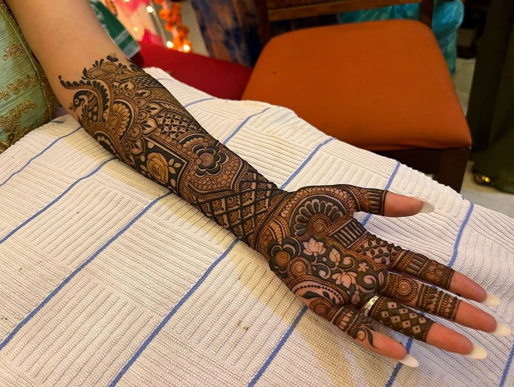 Photo By Saurav Mehandi Art - Mehendi Artist