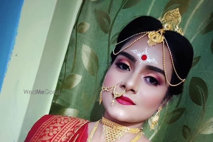 Bridal Makeup Artist Atoshi Ghosh